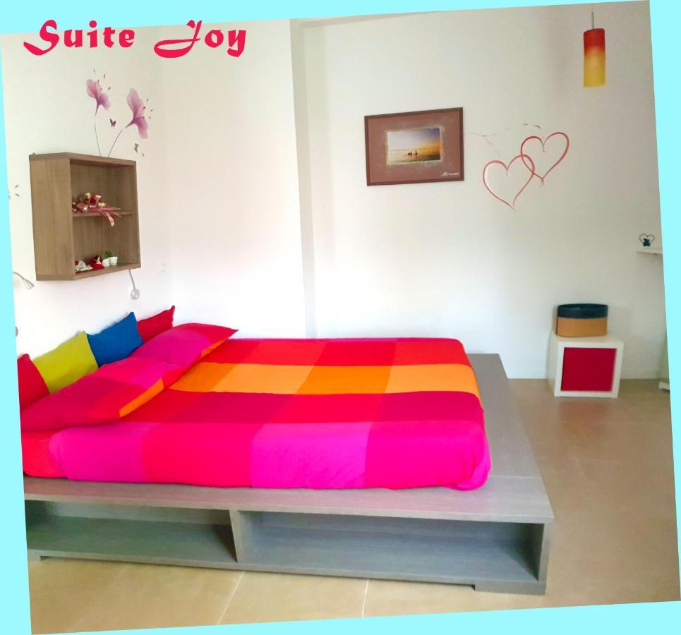 Casa Vacanza & Suite Joy Πεσκιέρα ντελ Γκάρντα Εξωτερικό φωτογραφία