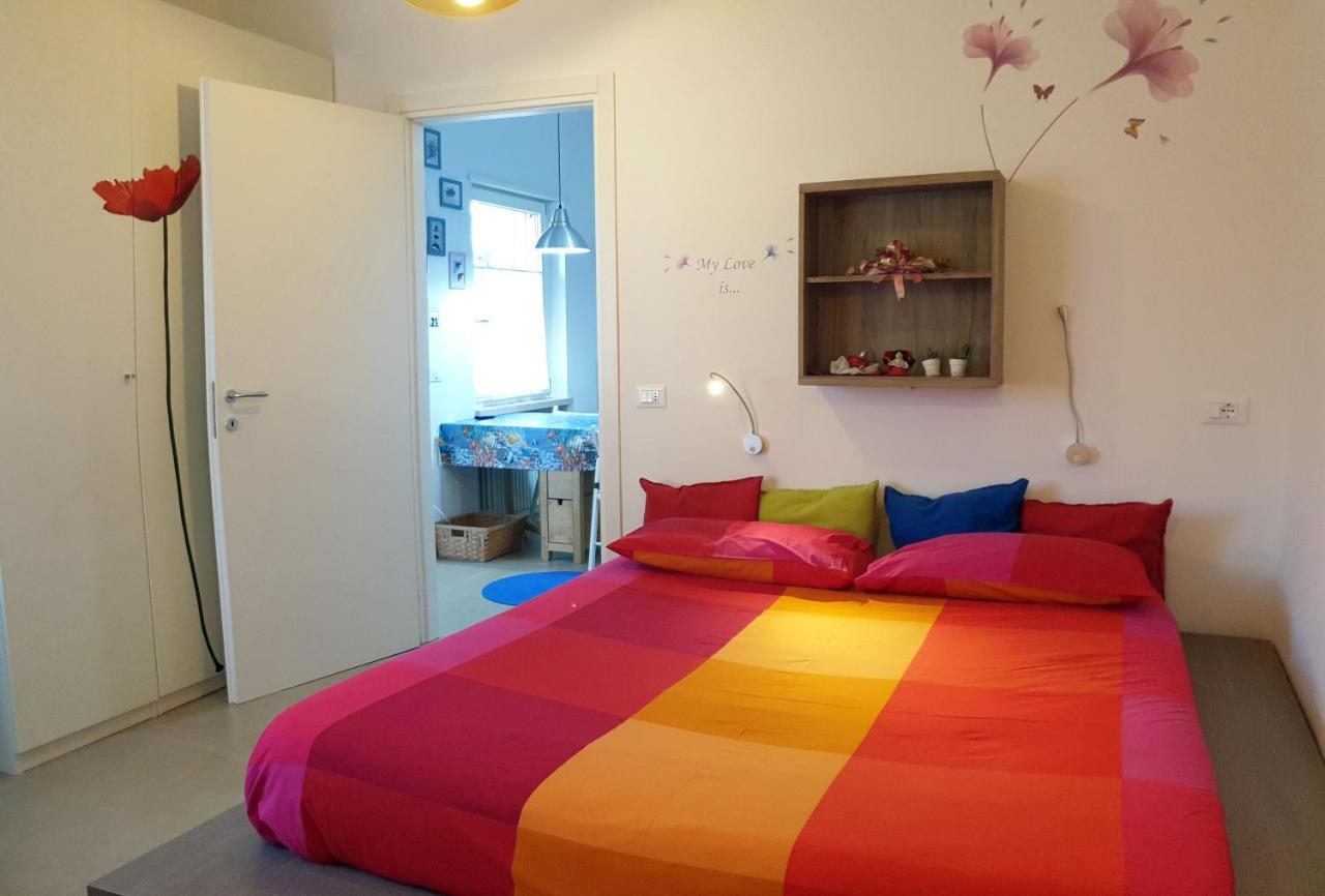 Casa Vacanza & Suite Joy Πεσκιέρα ντελ Γκάρντα Εξωτερικό φωτογραφία
