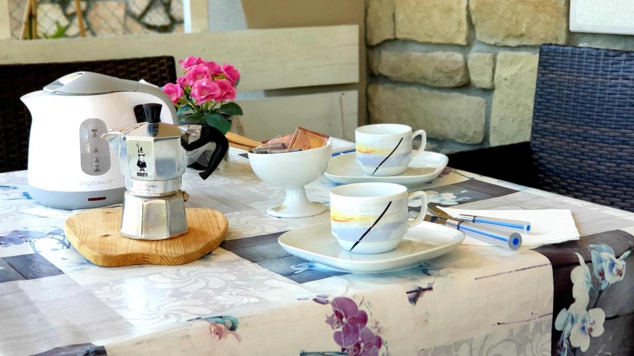 Casa Vacanza & Suite Joy Πεσκιέρα ντελ Γκάρντα Εξωτερικό φωτογραφία